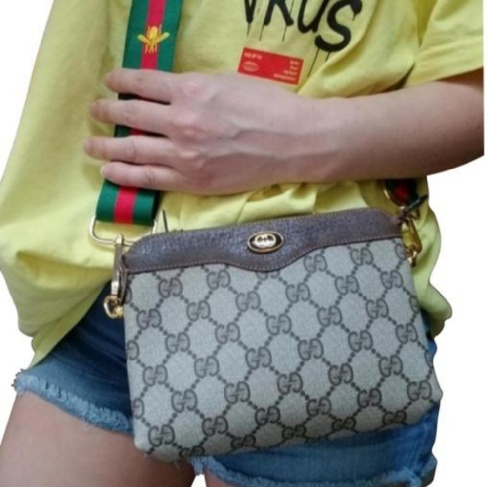 Authentic Vintage Gucci GG Monogram Supreme Clutch Fanny Waist Belt Crossbody